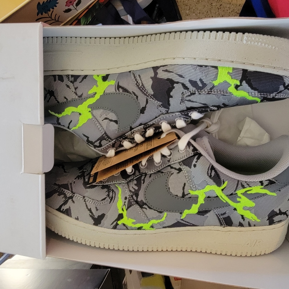 Nike AF1 low Electric Volt